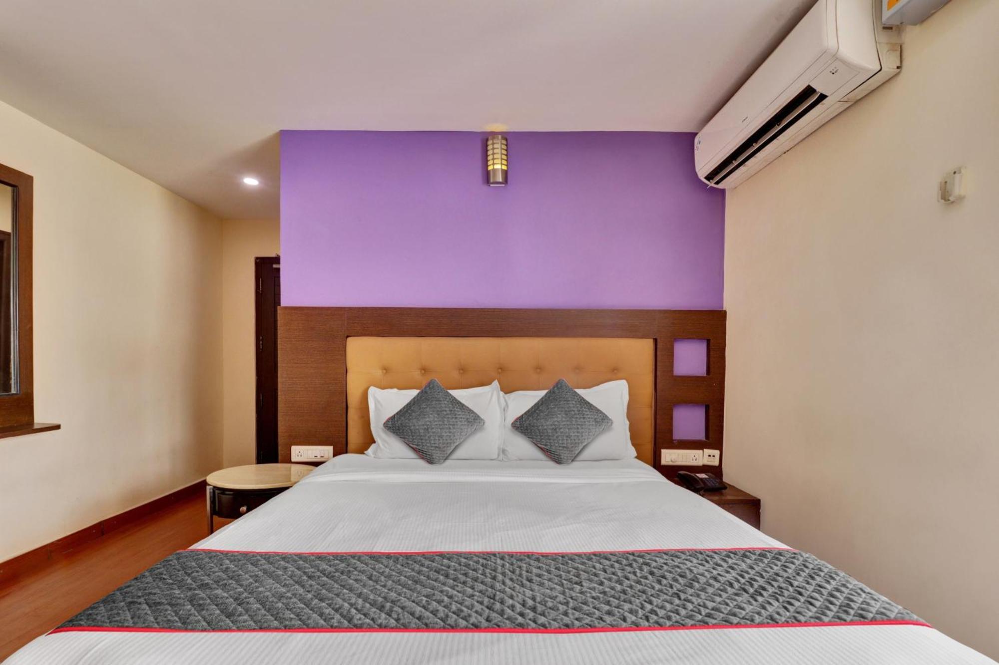 Udayee International Hotel Tirupati Ngoại thất bức ảnh