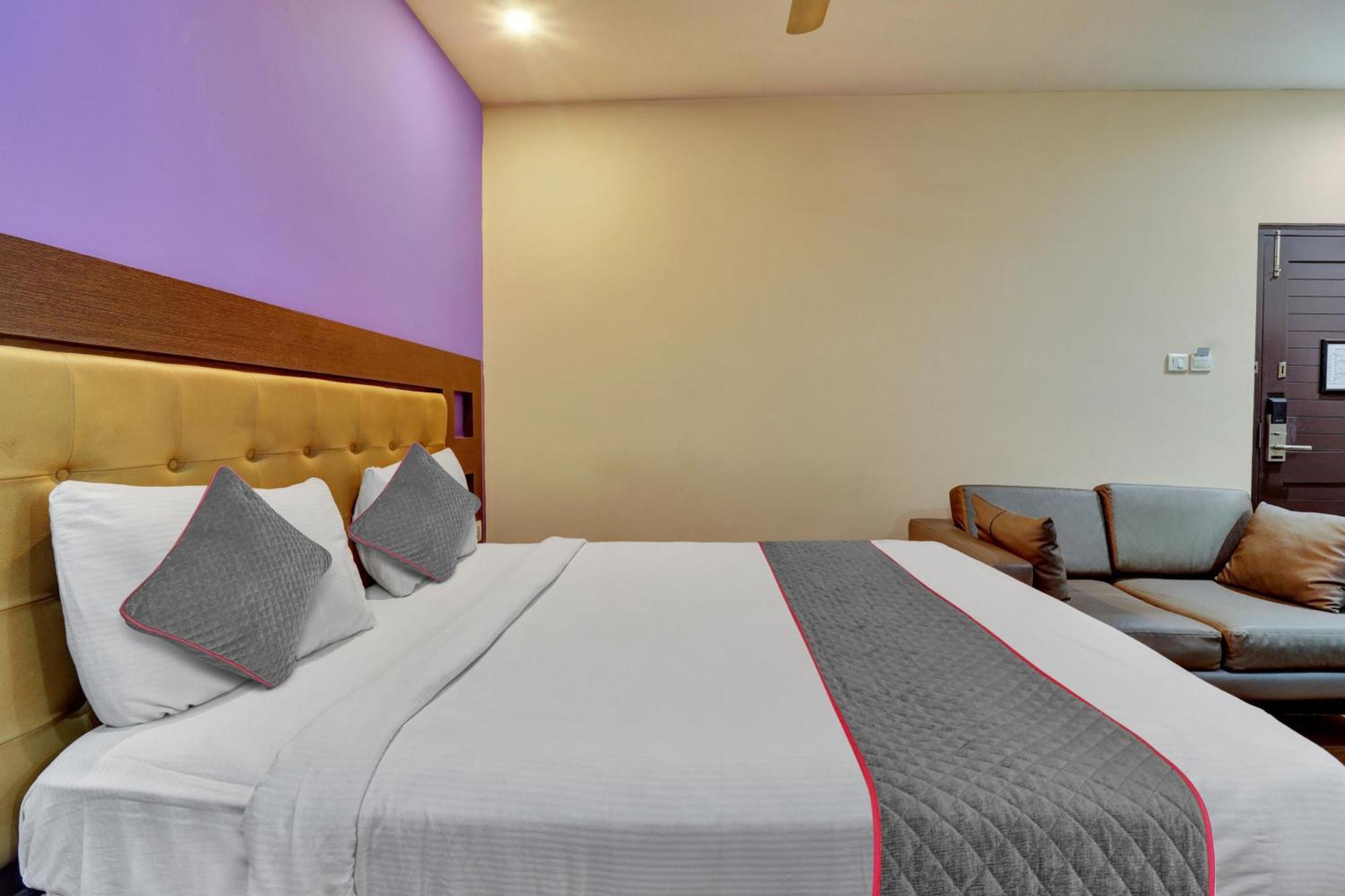 Udayee International Hotel Tirupati Ngoại thất bức ảnh